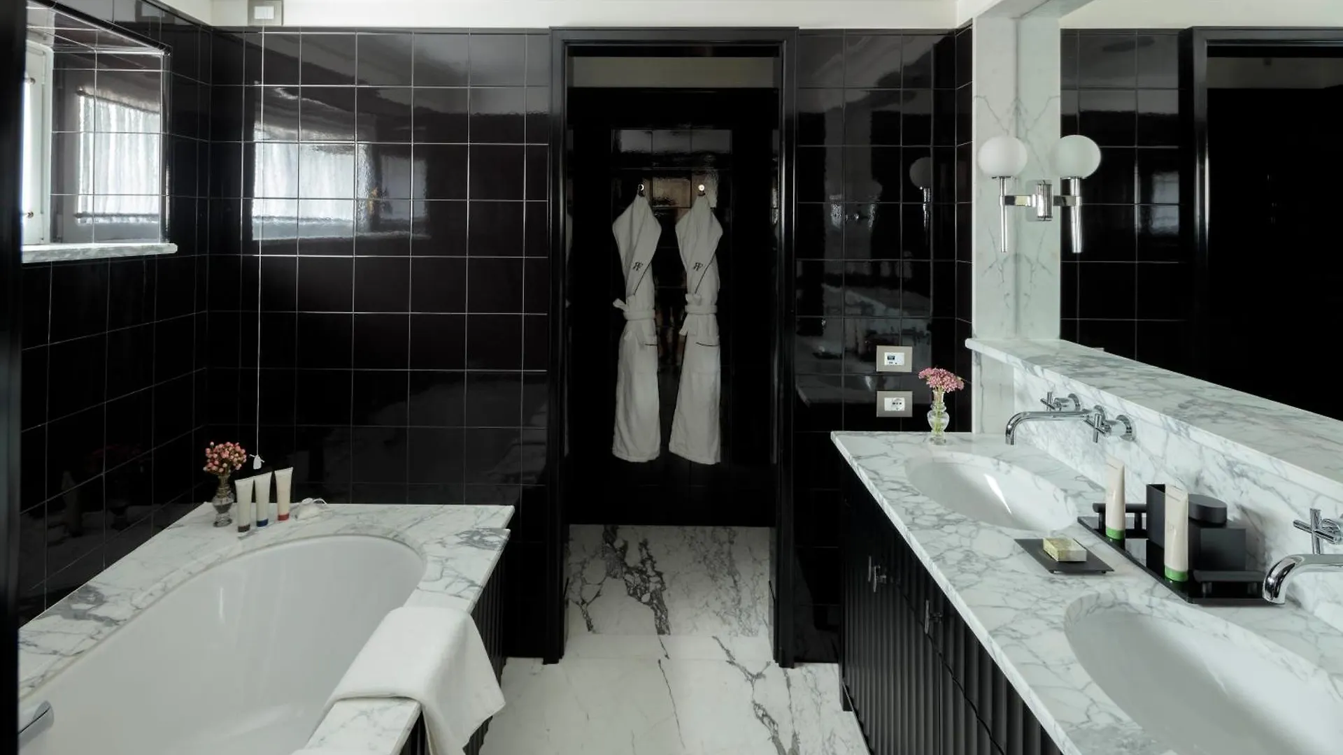 Rocco Forte House Via Manzoni Milánó 0*,  Olaszország